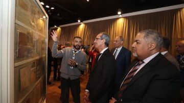 وزير الاتصالات يتفقد أجنحة معرض الرواد السنوى لهواة جمع الطوابع 2026 وزير الاتصالات يتفقد أجنحة معرض الرواد السنوى لهواة جمع الطوابع 2026