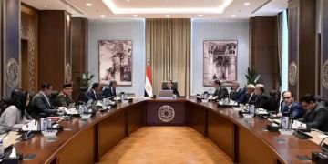 رئيس الوزراء يتابع الموقف التنفيذي لمشروعات التطوير والتنمية في محافظة مطروح رئيس الوزراء يتابع الموقف التنفيذي لمشروعات التطوير والتنمية في محافظة مطروح