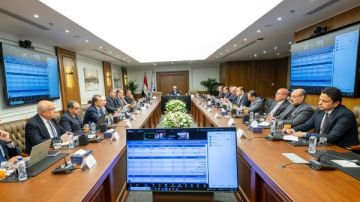 مجلس إدارة اقتصادية قناة السويس يستعرض الموقف الترويجي للنصف الأول من العام المالي 25-26 مجلس إدارة اقتصادية قناة السويس يستعرض الموقف الترويجي للنصف الأول من العام المالي 25-26