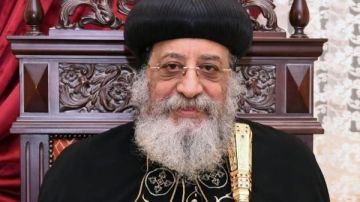 البابا تواضروس يتلقى اتصالات من كبار المسؤولين للاطمئنان على صحته