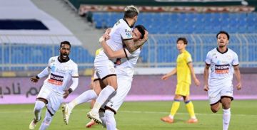 التعادل السلبي يحسم الشوط الأول بين الشباب والنجمة