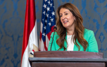 السفيرة الأمريكية لدى مصر تودع أم الدنيا ونجيب ساويرس يعلق السفيرة الأمريكية لدى مصر تودع أم الدنيا ونجيب ساويرس يعلق