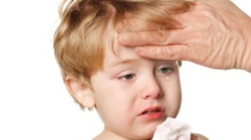 تعزيز مناعة الطفل خلال موسم الشتاء.. نصائح للآباء والأمهات