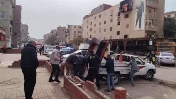 حملات نظافة مكثفة بحي السلام أول لرفع المخلفات وإعادة الانضباط للشوارع