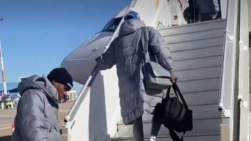 شاهد.. بعثة منتخب نيجيريا تغادر لـ مراكش للقاء الجزائر بكأس أمم إفريقيا