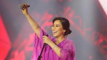 مصر.. عمرو أديب يتدخل لإنقاذ شيرين عبد الوهاب