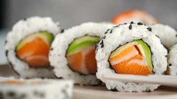 نشرة المرأة واامنوعات جمال شعبان يكشف معلومات مهمة عن كهرباء القلب.. احترس من تناول السوشي بهذه الطريقة نشرة المرأة واامنوعات جمال شعبان يكشف معلومات مهمة عن كهرباء القلب.. احترس من تناول السوشي بهذه الطريقة