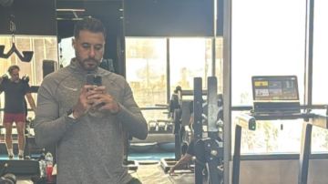 أحمد السعدني يستعرض لياقته من الجيم أحمد السعدني يستعرض لياقته من الجيم