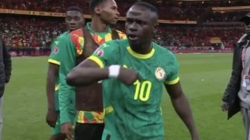 فيديو صدى البلد ساديو ماني يتدخل وينقذ نهائي كأس أمم إفريقيا بعد انسحاب السنغال