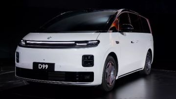 ليب موتور تكشف عن أحدث ميني فان.. D99 بتكنولوجيا عصرية صور