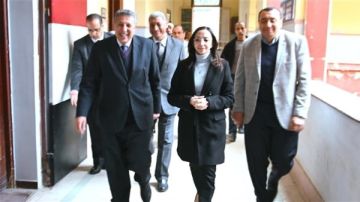 محافظ البحيرة تتفقد عددا من اللجان بكفر الدوار لمتابعة سير الامتحانات وتوفير مناخ آمن