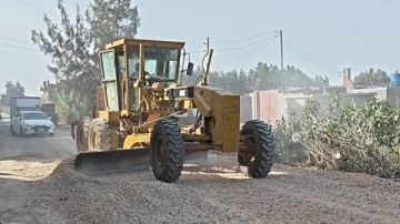 محافظ كفر الشيخ يتابع أعمال رفع كفاءة الطرق بقلين صور