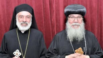 الأنبا باسيليوس والأنبا مكاريوس يتبادلان التهنئة بعيد الميلاد المجيد