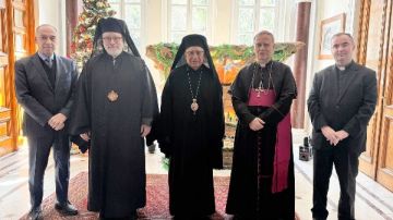 البطريرك يوسف العبسي يزور السفير البابوي بمصر