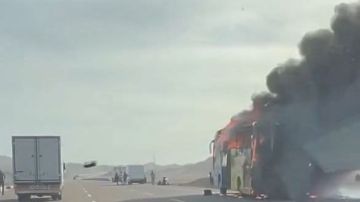 العناية الإلهية تنقذ الركاب.. حريق أتوبيس أفريكانو على طريق طور سيناء شرم الشيخ دون إصابات العناية الإلهية تنقذ الركاب.. حريق أتوبيس أفريكانو على طريق طور سيناء شرم الشيخ دون إصابات