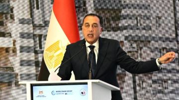 رئيس الوزراء يشهد فيلما تسجيليا حول مشروعات سكن لكل المصريين