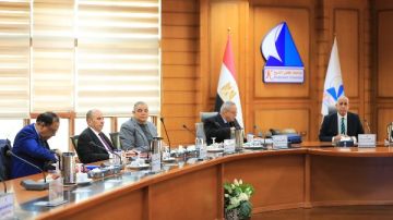 رئيس جامعة كفر الشيخ يترأس لجنة اختيار عميد كلية الآداب صور