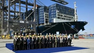 مدبولي يشهد وصول السفينة CMA CGM IRON القادمة من ميناء بيروت وعلى متنها 13 ألف حاوية لميناء السخنة