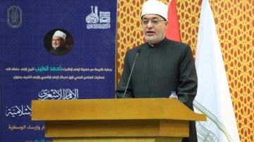 مفتي الجمهورية: الفكر الأشعري منهج علمي لمواجهة التطرف والإرهاب مفتي الجمهورية: الفكر الأشعري منهج علمي لمواجهة التطرف والإرهاب