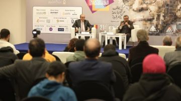 من تونس إلى القاهرة .. تجربة آدم فتحي الشعرية في حوار مفتوح بمعرض الكتاب من تونس إلى القاهرة .. تجربة آدم فتحي الشعرية في حوار مفتوح بمعرض الكتاب