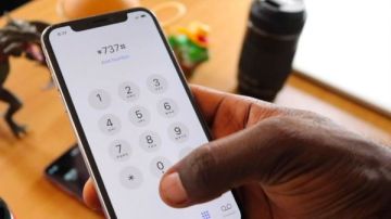 رمز واحد يكشف هاتفك بالكامل.. كيف يستغل المحتالون USSD لسرقة أموالك؟