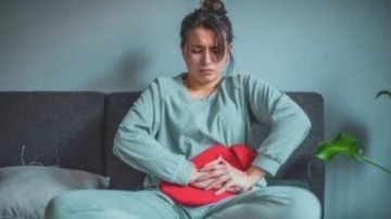 مشروبات ممنوعة خلال فترة الطمث كل شهر .. احذريها لتخفيف الألم والتقلصات