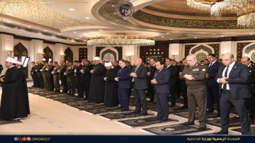 وزيرا الأوقاف والداخلية يشهدان صلاة الجمعة بمسجد الشرطة بالقاهرة الجديدة .. صور