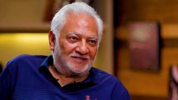 أشرف زكي يطمئن الجمهور على حالة سامح الصريطي بعد تعرضه لأزمة صحية