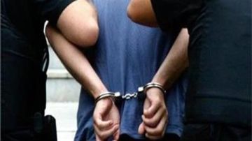 القبض على 4 متهمين بتهمة النصب على المواطنين وبيع تأشيرات مزورة القبض على 4 متهمين بتهمة النصب على المواطنين وبيع تأشيرات مزورة