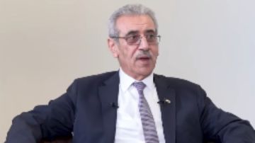 علي شعث: لجنة إدارة قطاع غزة فلسطينية.. وتعمل وفق الخطة المصرية لإعادة الإعمار علي شعث: لجنة إدارة قطاع غزة فلسطينية.. وتعمل وفق الخطة المصرية لإعادة الإعمار