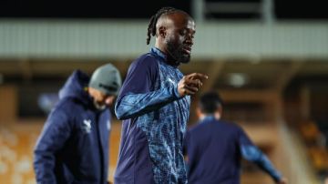 فيستون ماييلي يقود بيراميدز أمام الجونة في الدوري