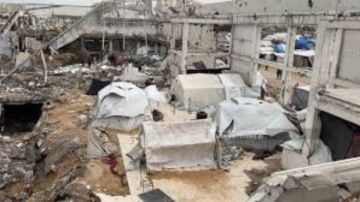 آليات الاحتلال تستهدف خيام نازحين في حي التفاح بغزة