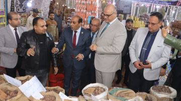 محافظ القليوبية يفتتح أول معارض أهلا رمضان بمدينة قليوب