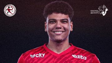 محمد عماد أوكا يفوز بجائزة أفضل جناح أيمن في بطولة كأس الأمم الأفريقية لكرة اليد