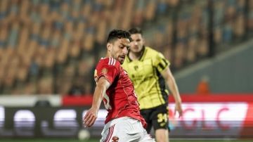 هل جراديشار مستمر في الأهلي أم لا.. أحمد شوبير يكشف