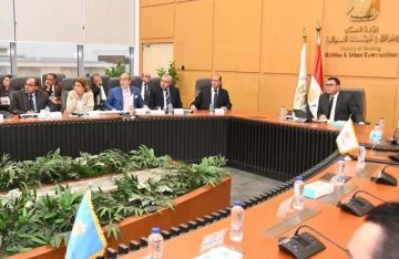 وزير الإسكان يعقد اجتماعا لمتابعة الموقف التنفيذي لمشروع حدائق تلال الفسطاط 