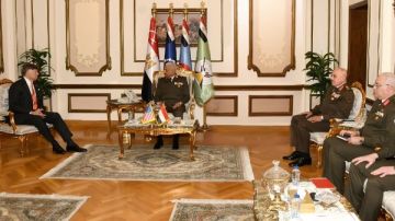 وزير الدفاع يلتقي نائب وزير الخارجية الأمريكى لبحث التعاون ومناقشة قضايا المنطقة