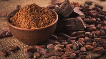 أسعار الكاكاو تهبط إلى أدنى مستوى في أسبوع مع تحسن الطقس في غرب أفريقيا