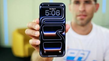 خلل في آيفون يتسبب في تأخر المستخدمين عن أعمالهم خلل في آيفون يتسبب في تأخر المستخدمين عن أعمالهم