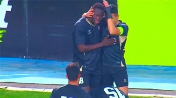 عرض هجومي كاسح.. بتروجت يمطر شباك بيراميدز بسبعة أهداف في كأس عاصمة مصر عرض هجومي كاسح.. بتروجت يمطر شباك بيراميدز بسبعة أهداف في كأس عاصمة مصر