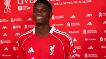 ليفربول يضم المدافع السنغالي الشاب مور تالا ندياي في ميركاتو يناير