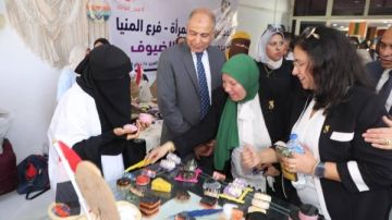 محافظ المنيا: 5 آلاف شاب استفادوا من ملتقيات التوظيف والتدريب المهني محافظ المنيا: 5 آلاف شاب استفادوا من ملتقيات التوظيف والتدريب المهني