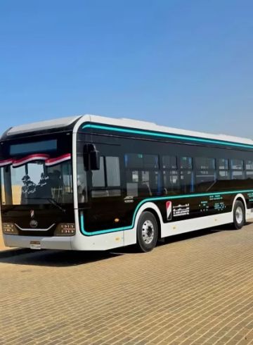 نموذج لأتوبيس النصر للسيارات الكهربائي يدخل الخدمة التجريبية ضمن منظومة نقل زوار أهرامات الجيزة