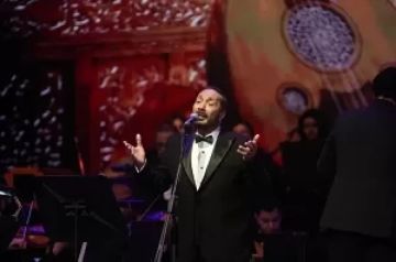  100 سنة غنا .. علي الحجار يعيد ألحان سيد مكاوي على المسرح الكبير