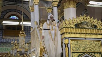 خطيب المسجد النبوي: الوظيفة ليست مجرد عقد إداري ينتهي بانصراف الوقت خطيب المسجد النبوي: الوظيفة ليست مجرد عقد إداري ينتهي بانصراف الوقت