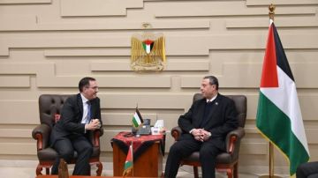 دياب اللوح يبحث مع نظيره البريطاني تطورات الأوضاع في الأراضي الفلسطينية