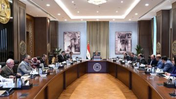 رئيس الوزراء: أحرص دائما على توافر أرصدة آمنة من الأدوية المختلفة