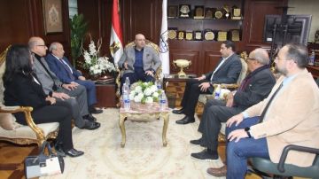 محافظ بني سويف يبحث مع نقيب المهندسين ملفات التعاون المشترك ودعم جهود التنمية