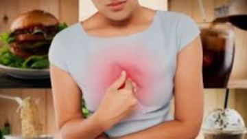 أطعمة نأكلها يوميا تدمر المعدة وتسبب الحموضة والغازات..إليك البدائل الصحية أطعمة نأكلها يوميا تدمر المعدة وتسبب الحموضة والغازات..إليك البدائل الصحية