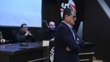 أوسكار رويز يعقد اجتماعا فنيا مع الحكام بمقر الاتحاد الكرة